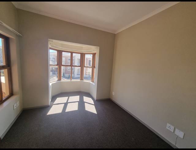 2 BEDROOM APARTMENT RENTED IN BRYANSTON